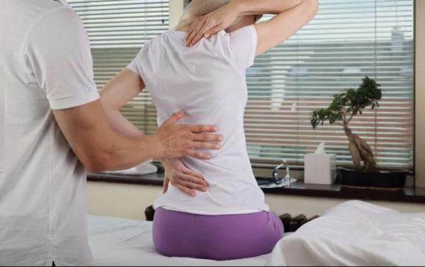 11860 Vista Del Sol, Ste. 128 Awọn atunṣe Alẹmọ ti Chiropractic fun Awọn Disiki Bulging